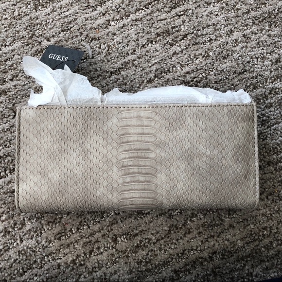 Guess Greyson Wallet - Picture 2 of 4